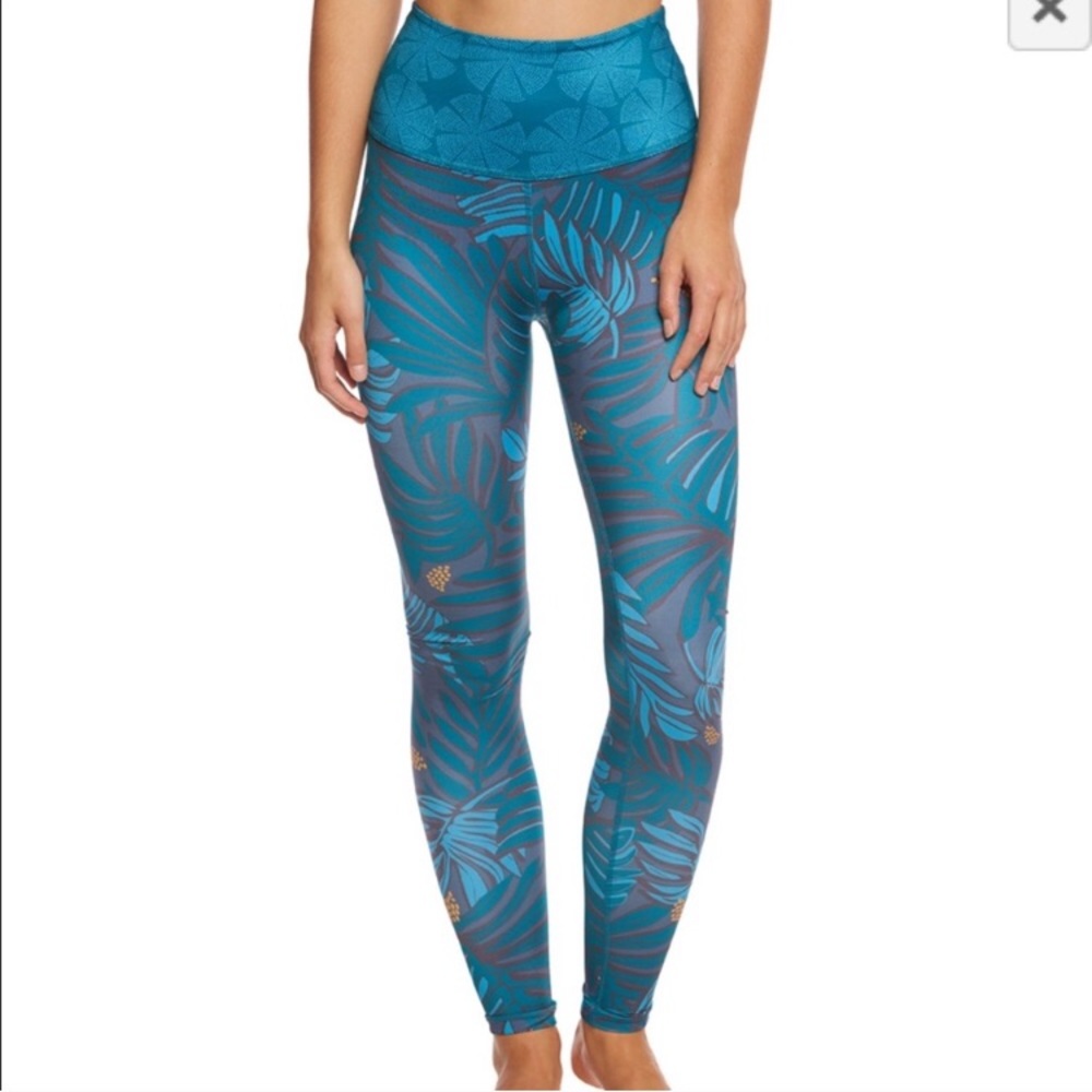 Beyond Yoga Justina Blakeney High waisted leggings